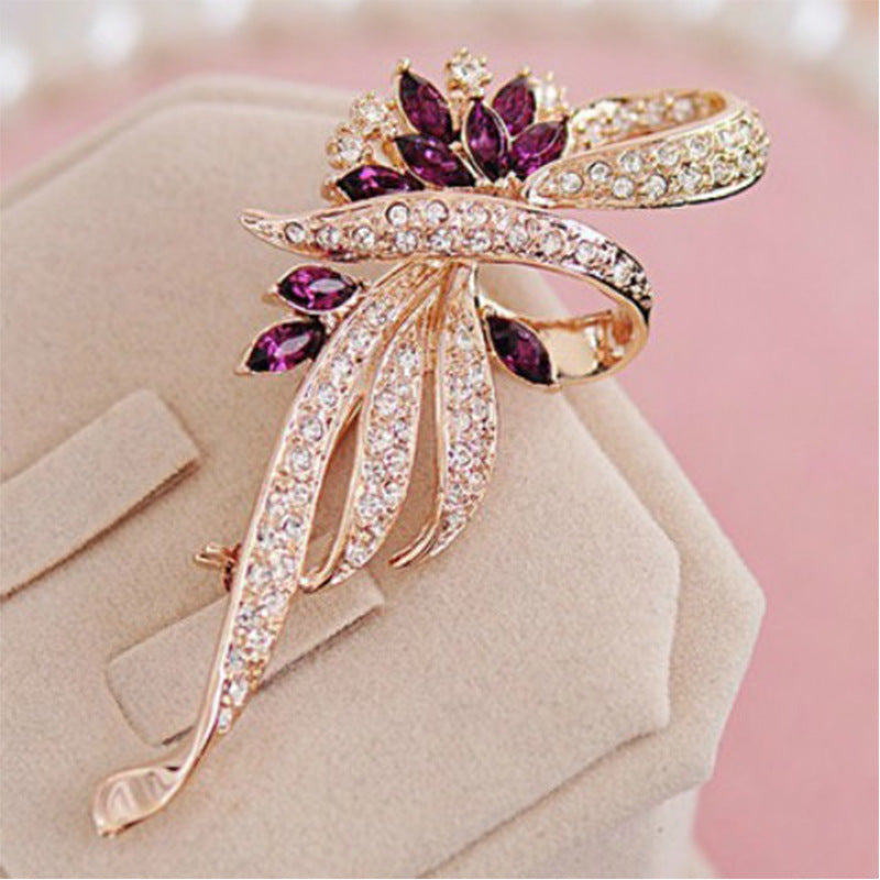 Luxurious zircon Brooch