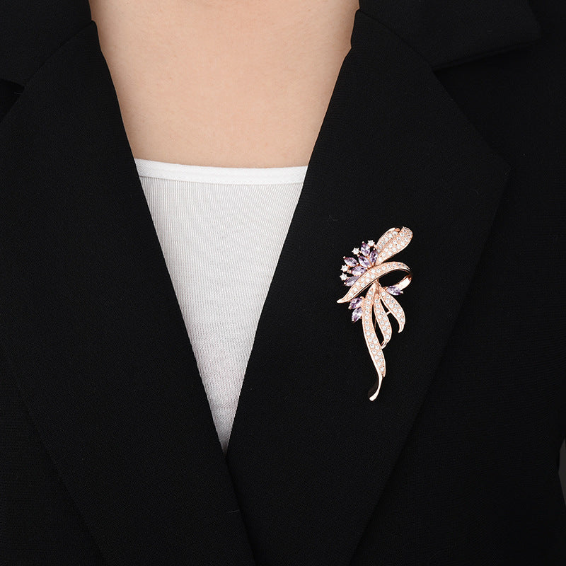 Luxurious zircon Brooch