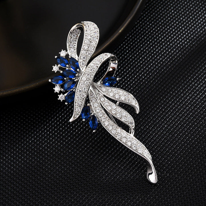 Luxurious zircon Brooch