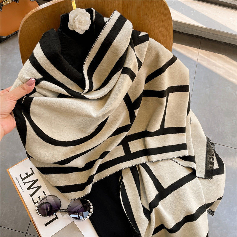 Black and white double-sided striped pattern cashmere scarf