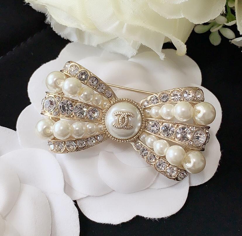 Elegant Pearl Rhinestone Bow Brooch