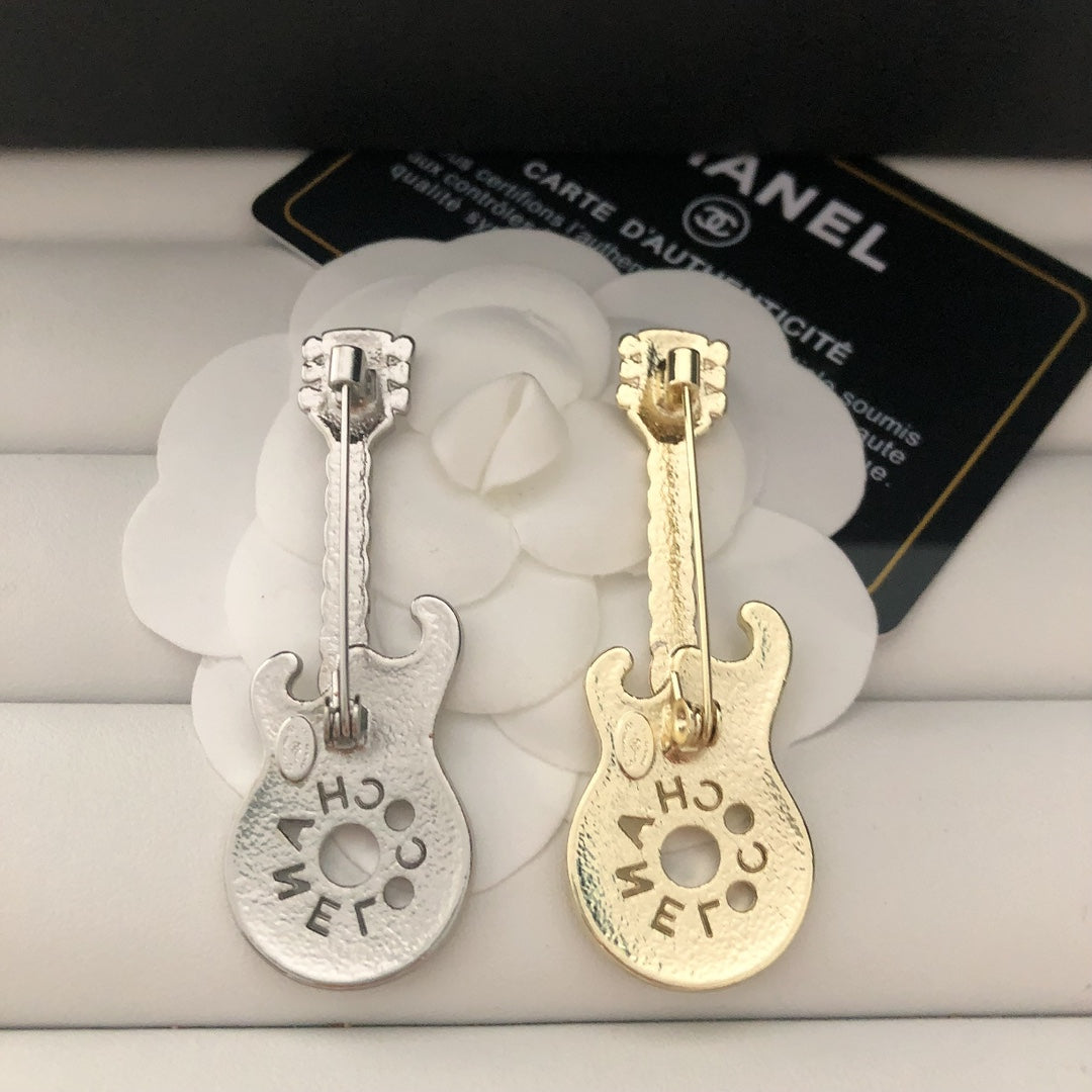 Guitar Shape Brooch