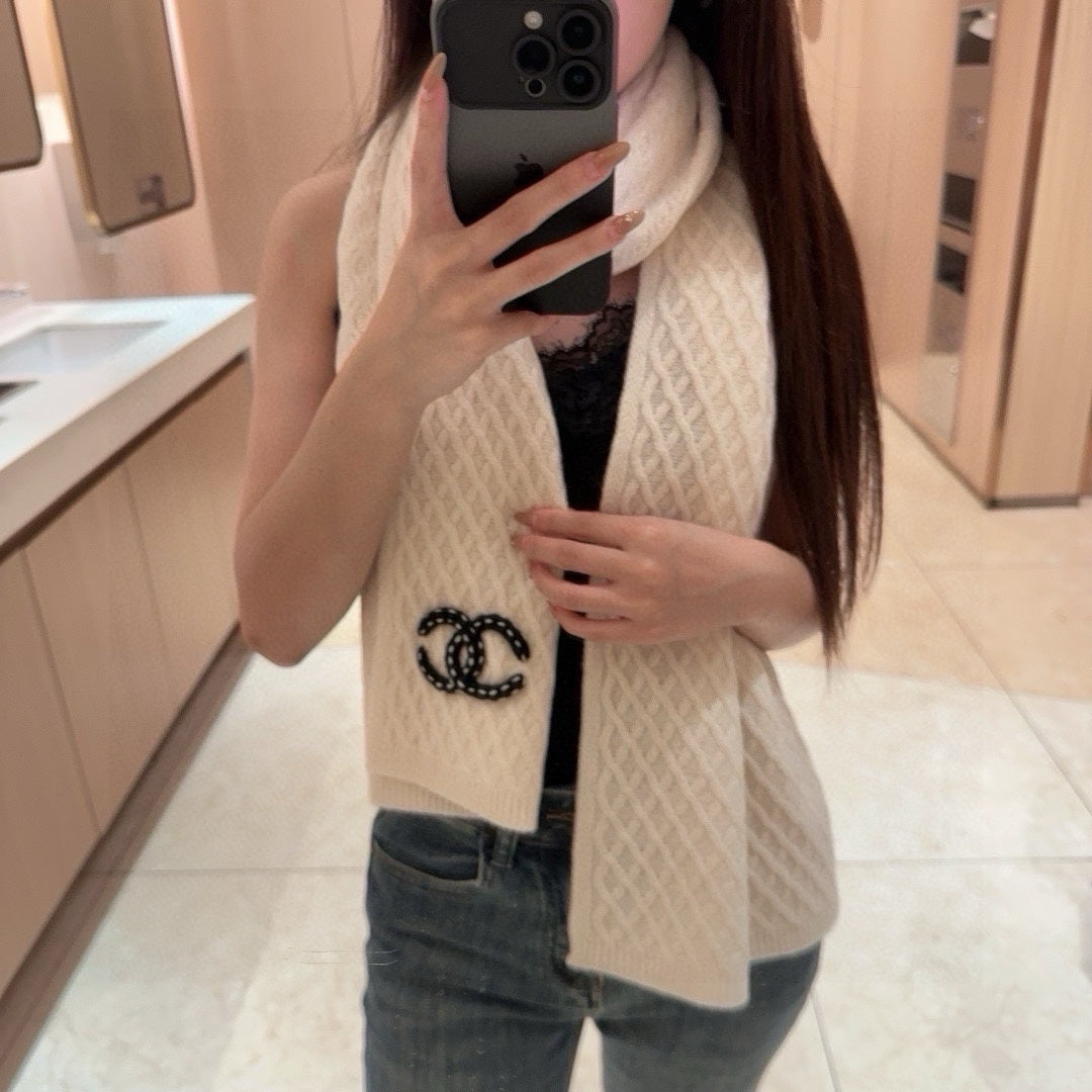 Luxury CC knitted wool scarf