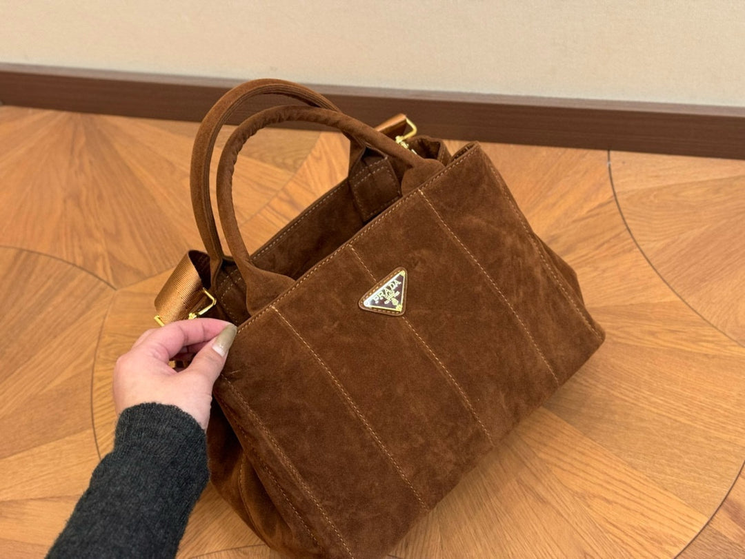 Fashion Triangle Gold Badge Tote Bag